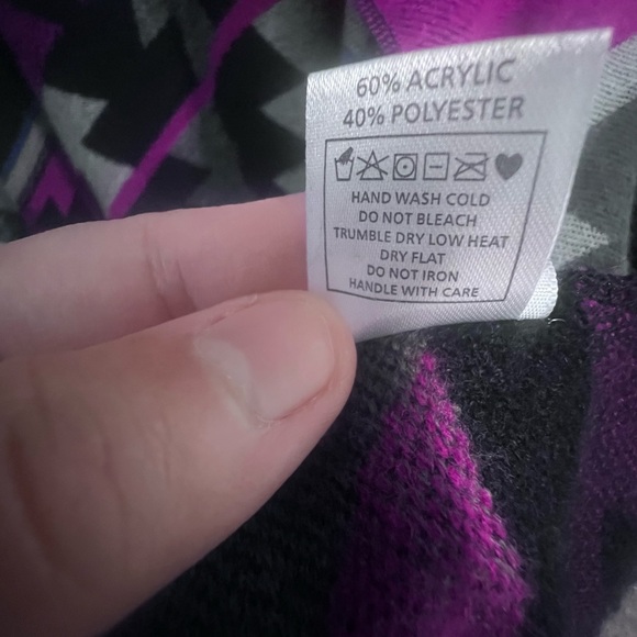 Colorful Aztec Patterned Shawl - Picture 6 of 6